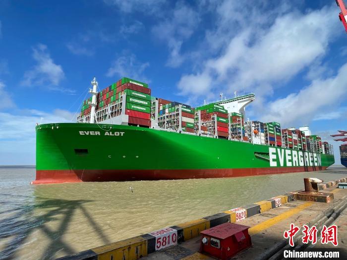 單船運能“天花板”不斷打破上?？诎丁按蟠?jīng)濟”方興未艾