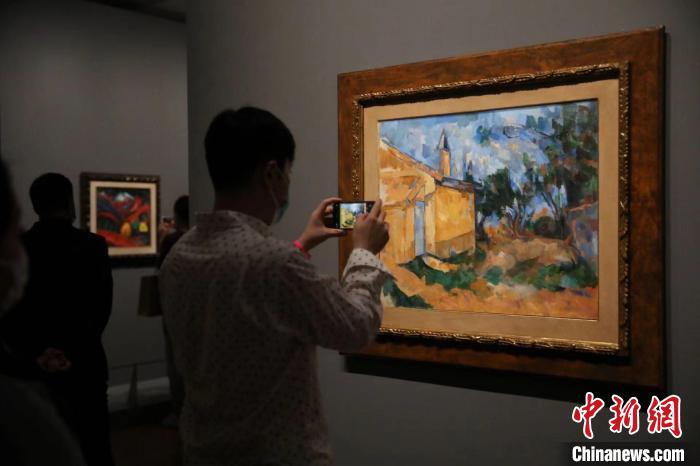 “現(xiàn)代藝術(shù)100年——意大利國(guó)家現(xiàn)當(dāng)代美術(shù)館珍藏”藝術(shù)大展?！埡鄠?攝