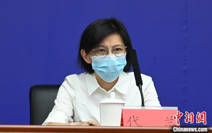 成都市經(jīng)信局總工程師代蘭?！“苍?攝