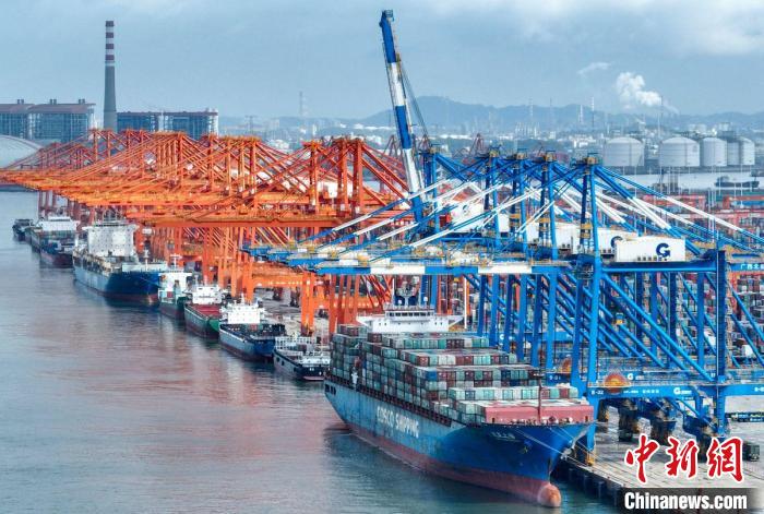 圖為北部灣港欽州自動化集裝箱碼頭。　敖帥昌 攝