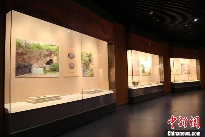 周口店古人類(lèi)遺址文物亮相太原市博物館