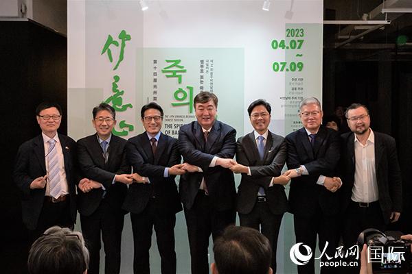 第十四屆光州雙年展中國(guó)館開(kāi)幕式7日在韓國(guó)光州隱巖美術(shù)館舉行。人民網(wǎng)記者 馬菲攝