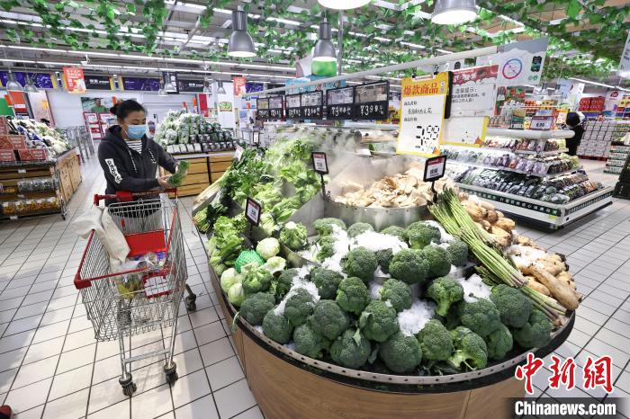 30年間，購物方式從“手推車”到“一鍵購”，美特好見證著山西超市經(jīng)濟(jì)的變遷?！?jiān)?攝