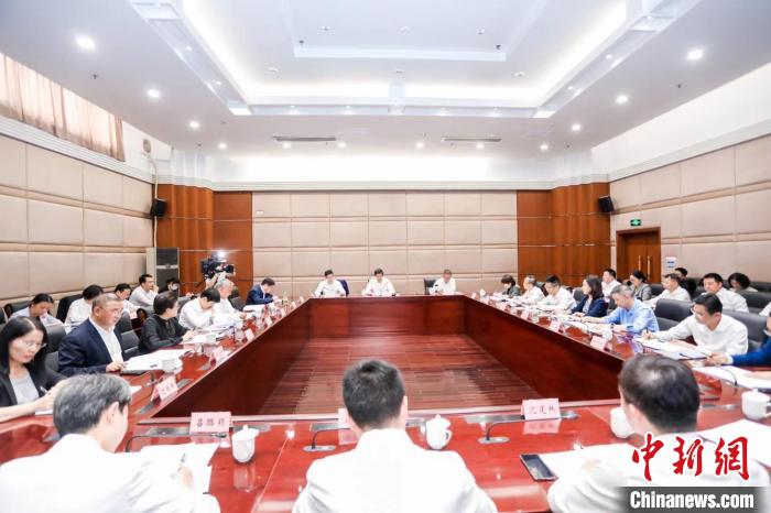 浙江召開統(tǒng)一戰(zhàn)線“凝心鑄魂強(qiáng)根基、團(tuán)結(jié)奮進(jìn)新征程”主題教育動員會