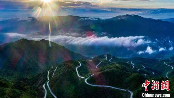 湖南城步苗族自治縣地處湘西南苗疆要區(qū)?！〕遣娇h委宣傳部 供圖