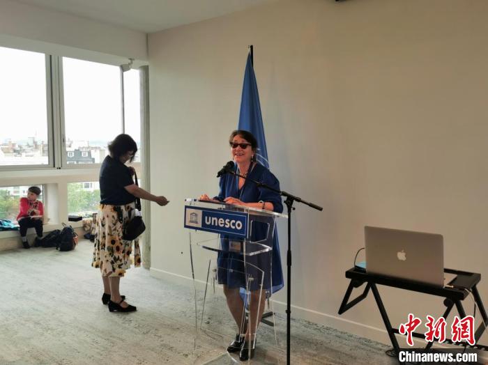 聯(lián)合國教科文組織協(xié)會委員會主席瑪麗塔·邦澤弗(Marietta Bantchev)致辭?！【笜?攝