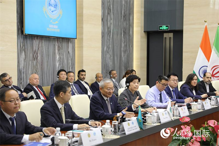 上合組織秘書長張明發(fā)表講話。人民網(wǎng) 俄布拉依攝