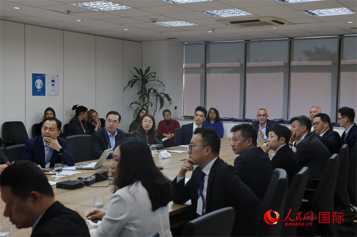 與會(huì)代表參與座談交流。人民網(wǎng)記者 時(shí)元皓攝