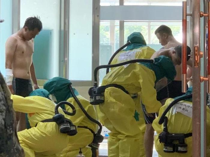 圖為臺灣漢光演習模擬官兵遭受生物戰(zhàn)劑攻擊，送往醫(yī)院就醫(yī)。圖片來源：臺灣《聯(lián)合報》 徐白櫻 翻攝