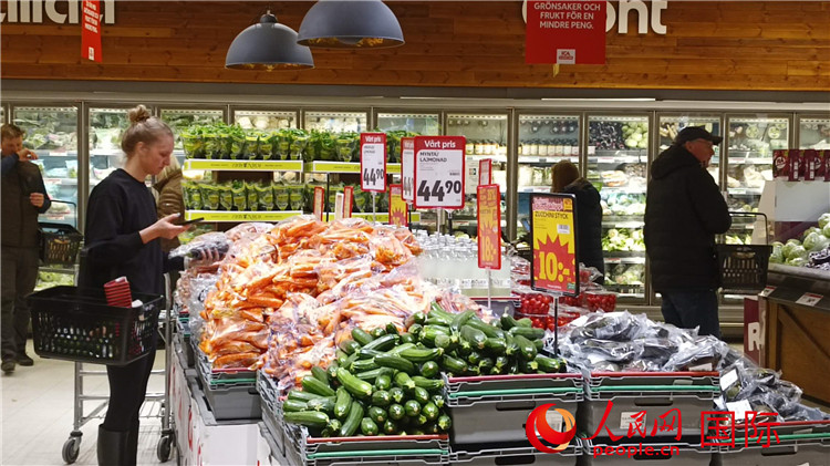 瑞典首都斯德哥爾摩購物超市一瞥。人民網(wǎng)記者 殷淼攝