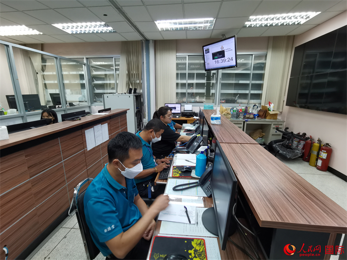 “曼谷無線電中心”工作現(xiàn)場。人民網(wǎng)記者 白元琪攝