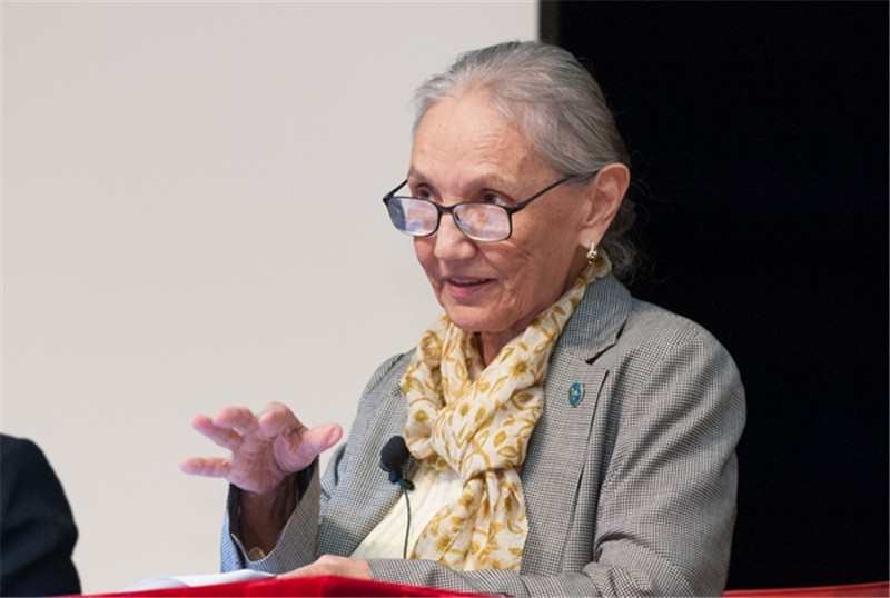 哈薩克斯坦?jié)h學(xué)家哈菲佐娃。資料圖