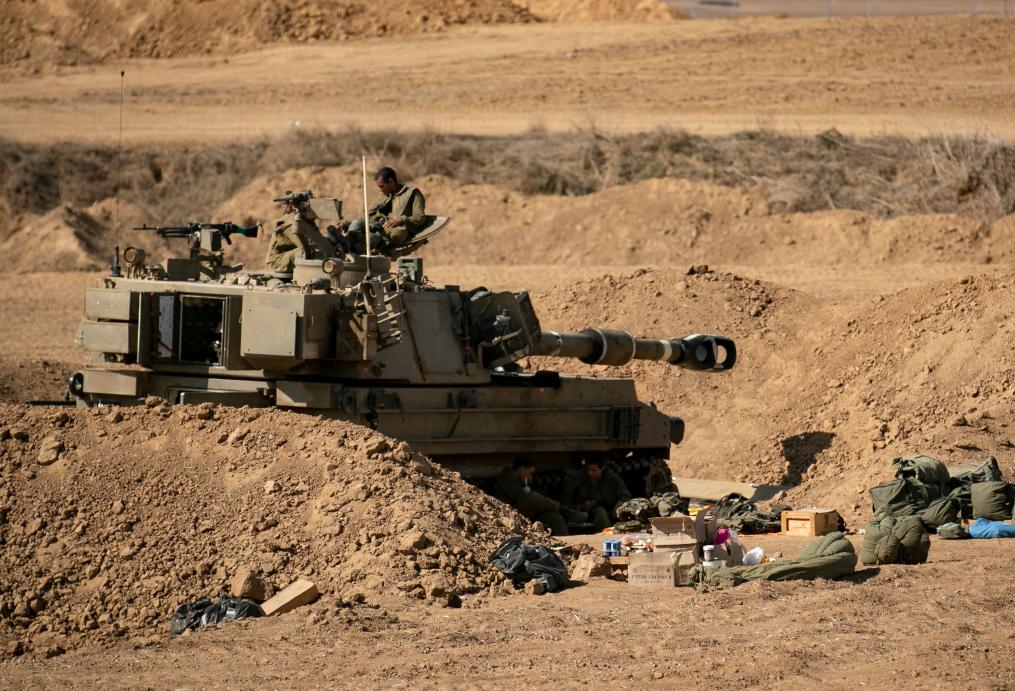 這是10月15日在加沙邊境拍攝的以軍陣地。新華社記者 陳君清 攝