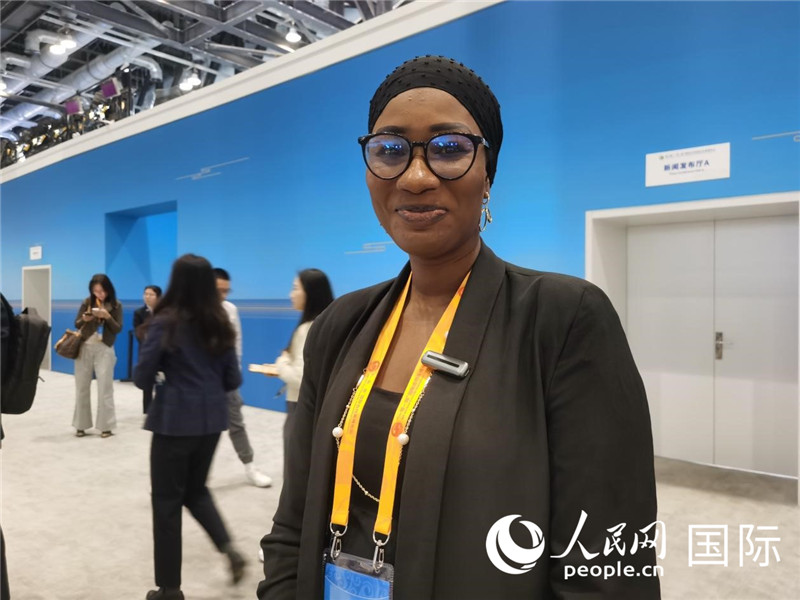 塞內(nèi)加爾塞內(nèi)網(wǎng)記者阿瓦·法耶接受人民網(wǎng)采訪。 人民網(wǎng) 孫鴻宇攝