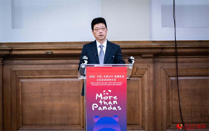 中國(guó)駐英國(guó)大使館公使趙飛致辭。人民網(wǎng) 郭錦標(biāo)攝