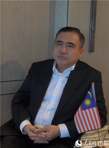 馬來西亞交通部部長陸兆福在接受人民網(wǎng)專訪。人民網(wǎng) 張文捷攝