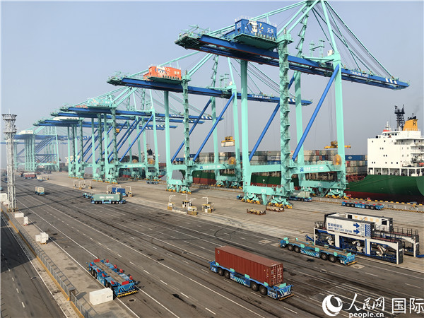 天津港北疆港區(qū)C段智能化集裝箱碼頭。人民網記者 符園園攝