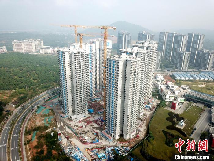 廣州一在建樓盤。 范少鵬 攝