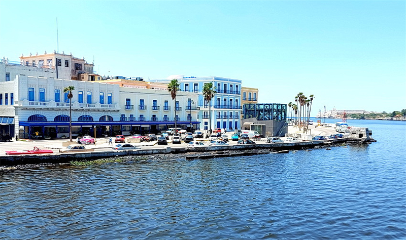 連接哈瓦那新老城區(qū)的海濱大道。于世文攝