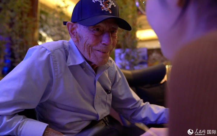 飛虎隊老兵哈里·莫耶接受人民網(wǎng)專訪。 人民網(wǎng) 張文捷攝