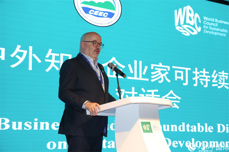 世界可持續(xù)發(fā)展工商理事會(huì)會(huì)長兼主席貝德凱致辭。人民網(wǎng)記者任皓宇攝