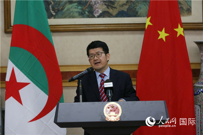 李健在招待會上致辭。人民網(wǎng)記者 郝瑞敏攝