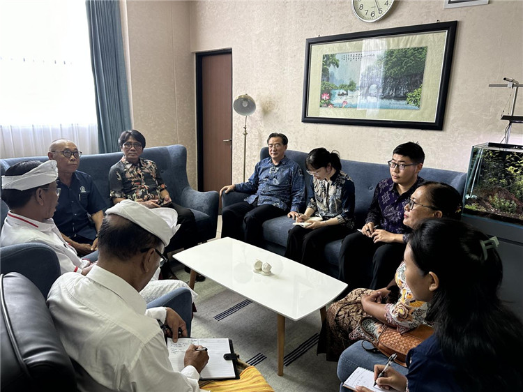 會談現(xiàn)場。巴陵康孔子學(xué)院供圖