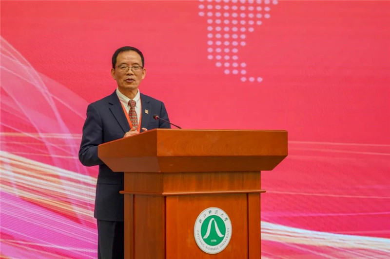 國(guó)務(wù)院學(xué)位委員會(huì)區(qū)域國(guó)別學(xué)學(xué)科評(píng)議組秘書(shū)長(zhǎng)、浙江師范大學(xué)非洲研究院（非洲區(qū)域國(guó)別學(xué)院）院長(zhǎng)劉鴻武致辭。主辦方供圖