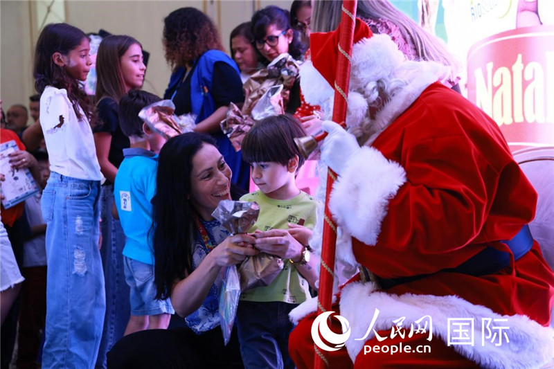 捐贈活動現(xiàn)場。人民網(wǎng)記者宋亦然攝