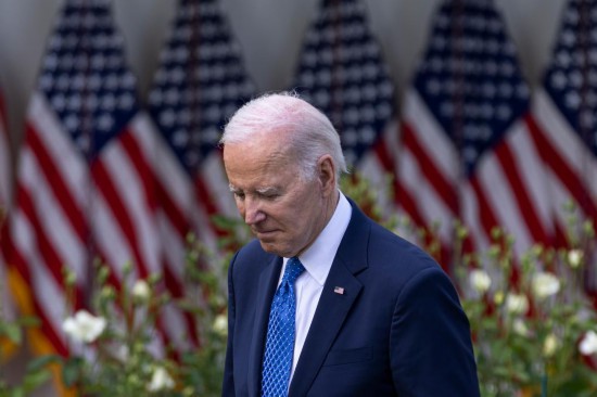 2023年4月24日，美國總統(tǒng)拜登在首都華盛頓白宮出席活動。新華社發(fā)（亞倫攝）