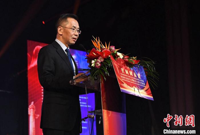 當地時間1月16日晚，以“共同向未來”為題的慶祝中法建交60周年大型文藝晚會在巴黎舉辦。中國駐法國大使盧沙野出席晚會并致辭。 <a target='_blank' href='/' _fcksavedurl='/'><p  align=