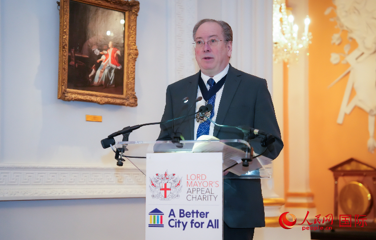 圖為倫敦金融城市長邁克爾·邁內(nèi)利致辭。人民網(wǎng) 郭錦標(biāo)攝