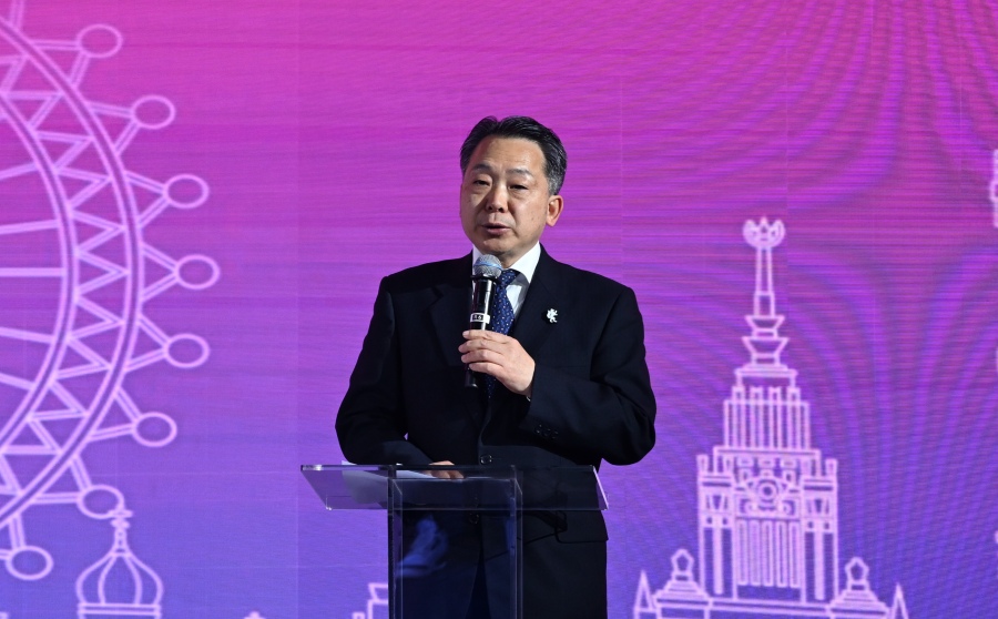 1.中國(guó)人民對(duì)外友好協(xié)會(huì)副會(huì)長(zhǎng)袁敏道在第四屆“中俄青年同走友誼路”活動(dòng)上致辭。主辦方供圖