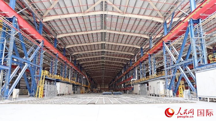 已移交業(yè)主的C201船體車間。人民網(wǎng)記者管克江攝