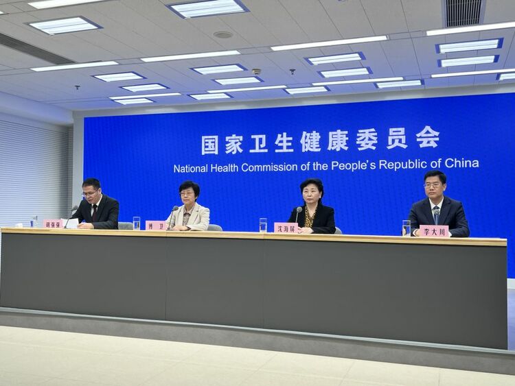 新華全媒+｜加強(qiáng)兒童?？?改善醫(yī)療服務(wù)——2024年醫(yī)療和婦幼健康這樣發(fā)力