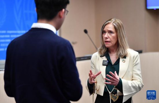 3月19日，在瑞士日內(nèi)瓦，世界氣象組織秘書長塞萊絲特·紹洛接受新華社記者專訪。新華社記者 連漪 攝