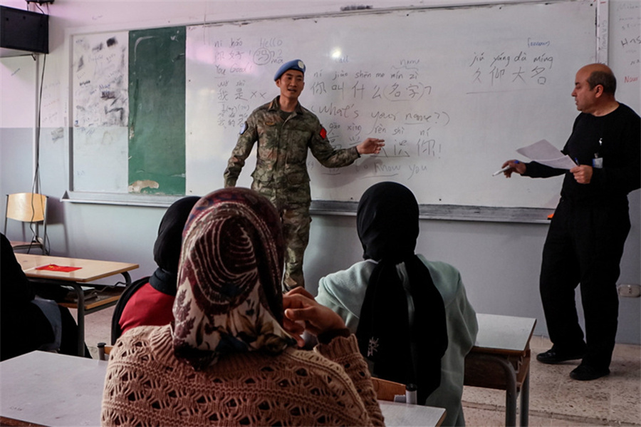 漢語班授課現(xiàn)場。瞿發(fā)統(tǒng)攝