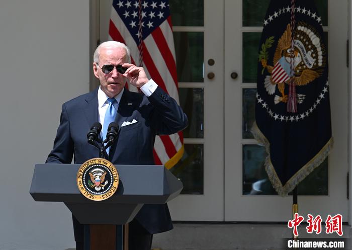 當?shù)貢r間7月30日上午，美國總統(tǒng)拜登新冠檢測再次呈陽性。他此次沒有癥狀，但將采取隔離措施。資料圖為拜登7月27日解除隔離后在白宮發(fā)表講話。 <a target='_blank' href='/'><p  align=