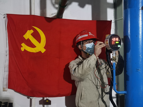 工作人員在進行工作。受訪單位供圖