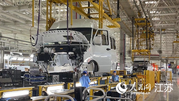 南京依維柯汽車有限公司生產(chǎn)車間。黃啟源攝