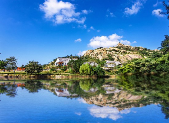 掩映于綠水青山間的朐山書(shū)院。丁躍進(jìn)攝