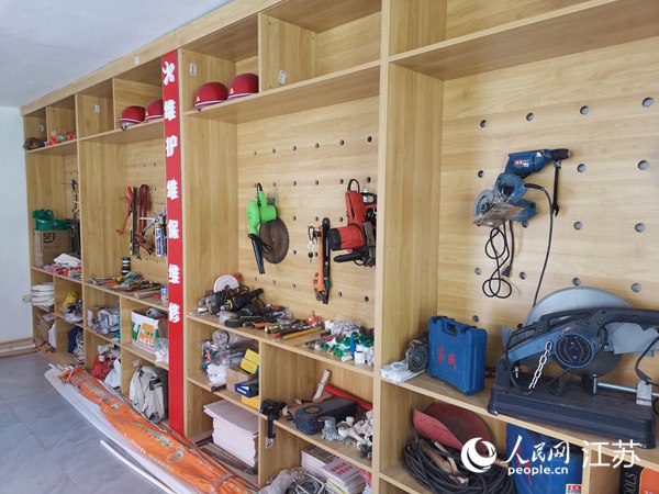 “荷樂益家”器材保管室。人民網(wǎng) 張瀚天攝