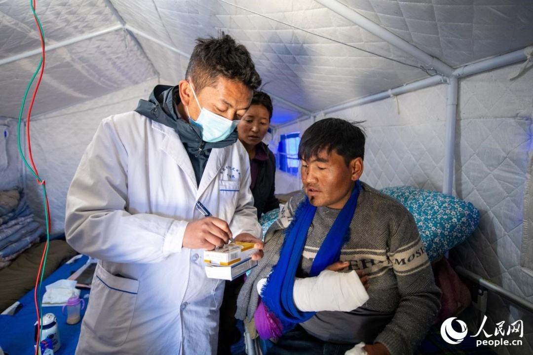 震中日記｜“謝謝，曼巴啦！”