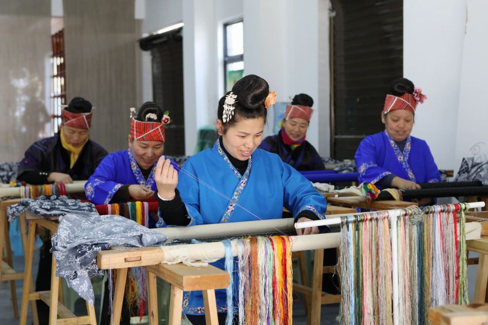 牢牢守住不發(fā)生規(guī)模性返貧致貧底線——西部脫貧地區(qū)“5年過(guò)渡期”一線觀察