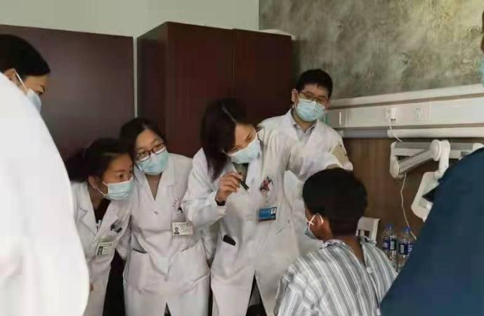 “五朵金花”專(zhuān)項(xiàng)救治上海醫(yī)療援藏愛(ài)心溫暖雪域高原