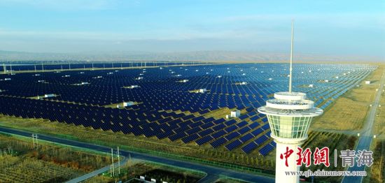 圖為青海海南光伏產(chǎn)業(yè)園區(qū)。王國棟攝