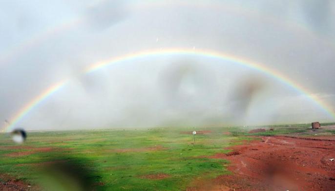 科考隊員在茲格塘錯采樣返程途中，高原風雨彩虹送行?！?lt;a target='_blank' ><p  align=