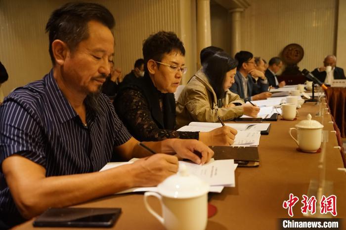 圖為座談會(huì)現(xiàn)場(chǎng)。　潘雨潔 攝