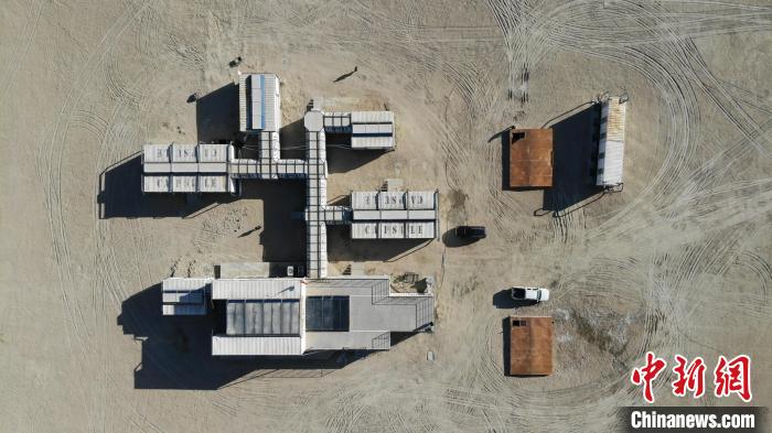 圖為無人機(jī)航拍火星營地。　孫睿 攝