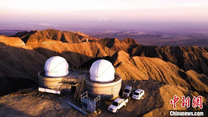 圖為青海冷湖賽什騰山天文臺址日落?！『槲腻?攝